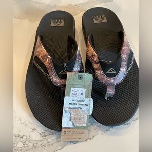 NWT Reed Fanning flip flops